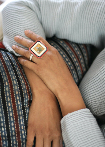 Conversation-starting, stately, Mughal floral ring - Lai