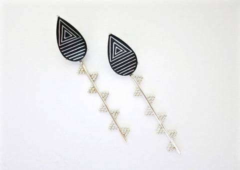 Exquisite, sleek, long Bidri earrings - Lai