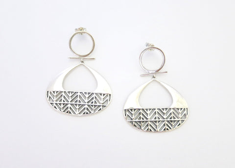 Urian dramatic lattice work earrings - Lai